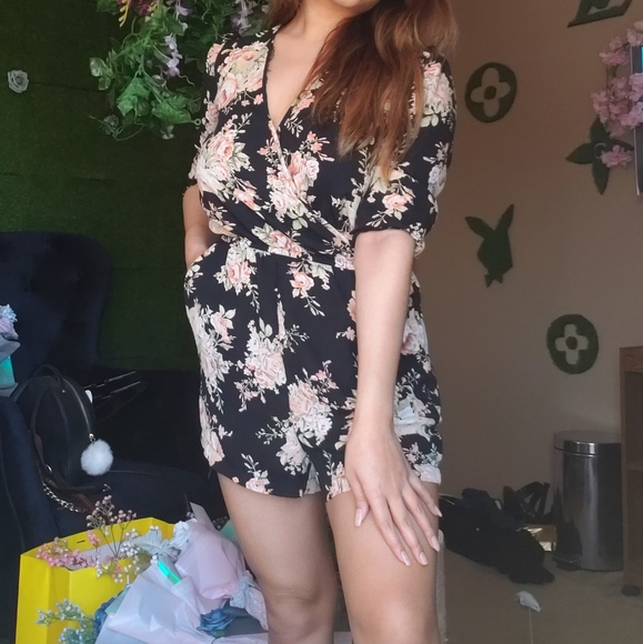 Black Floral Romper - Picture 3 of 4